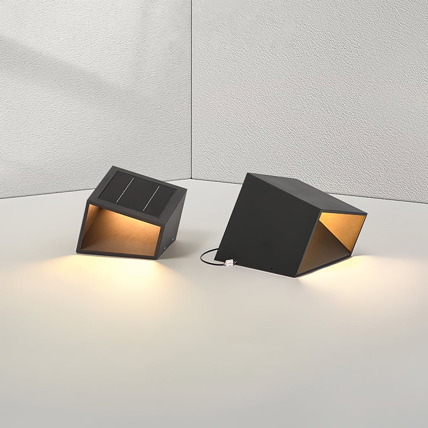 Lumero - Modern outdoor solar lamp for an ambient garden