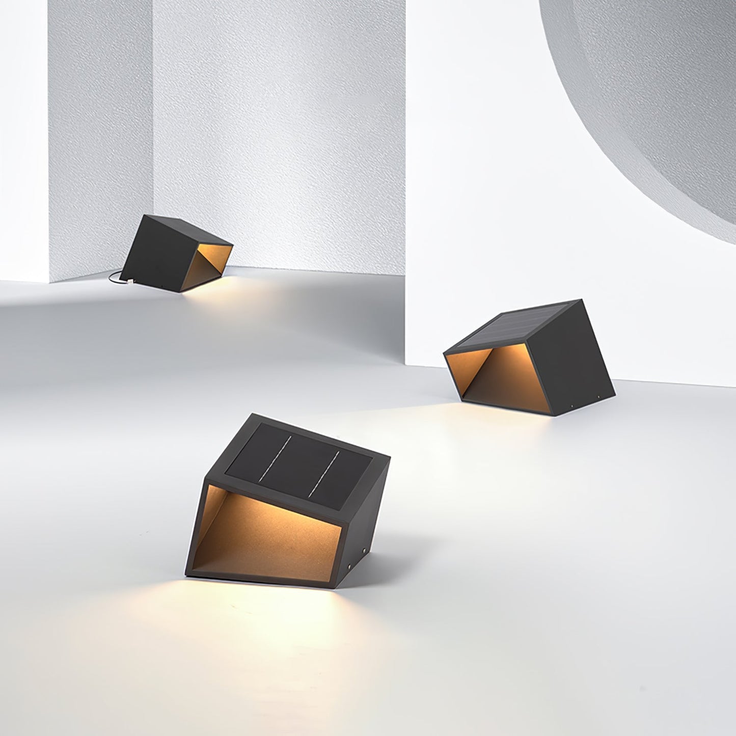 Lumero - Modern outdoor solar lamp for an ambient garden