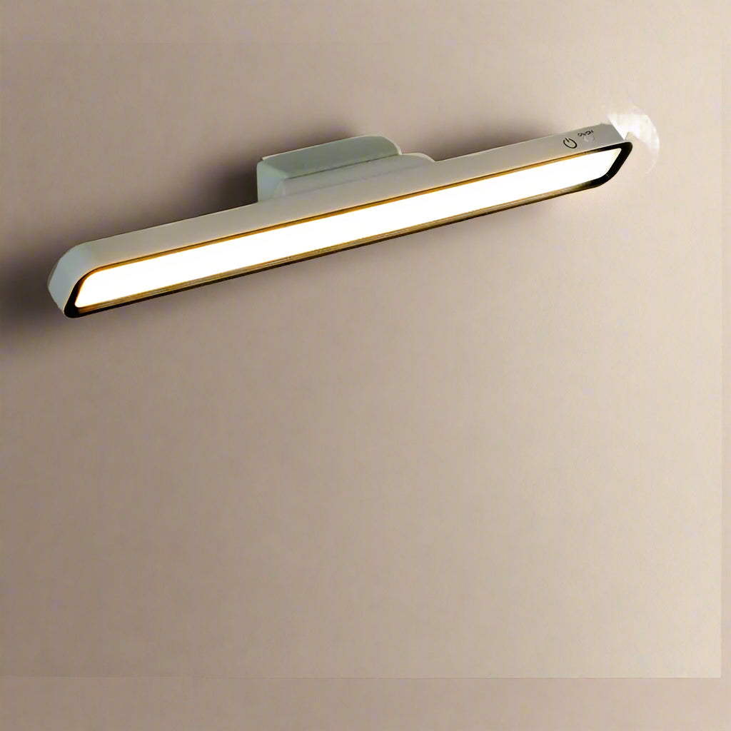 Image de la LUMINOVA, une lampe de bureau LED rechargeable et magnétique.