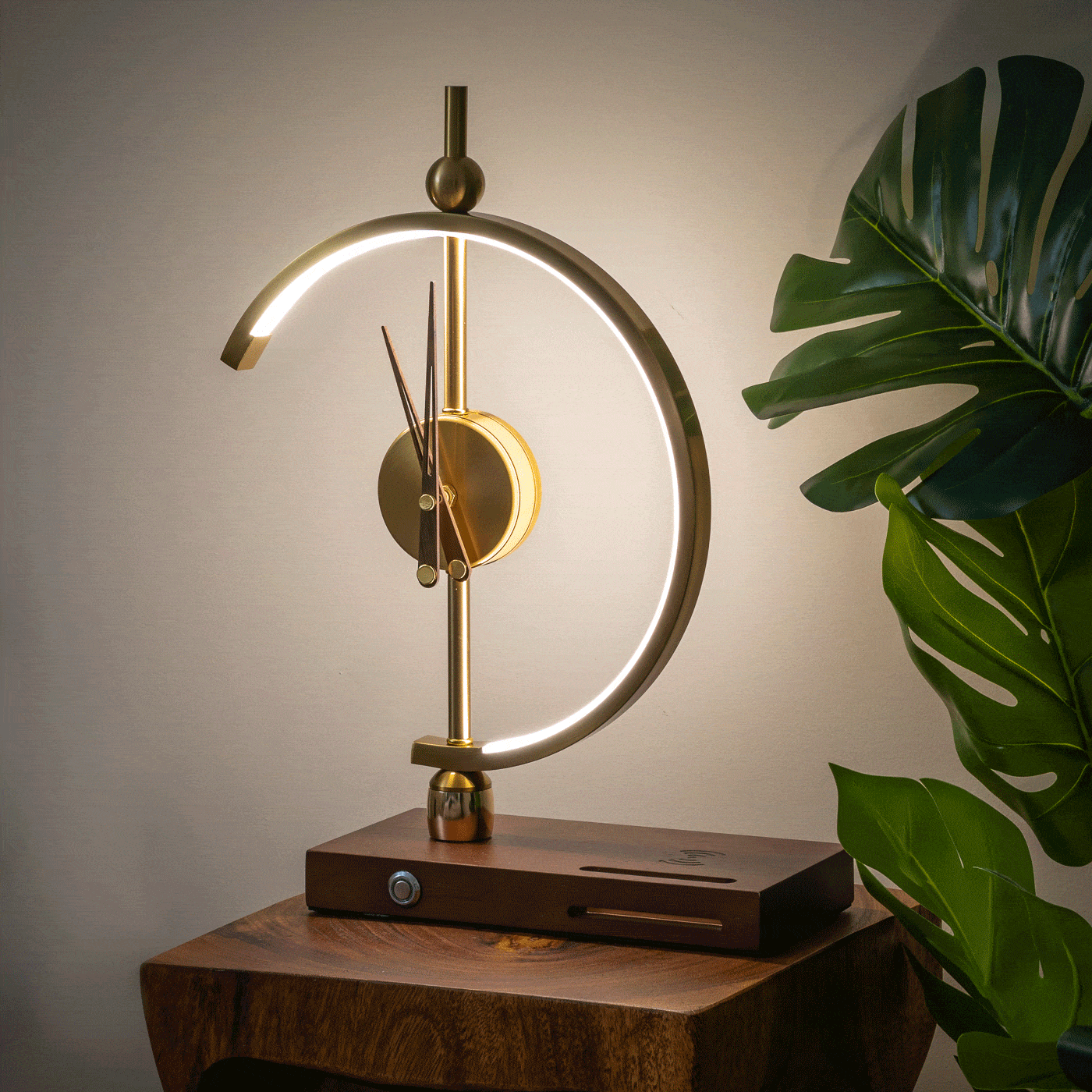 Lumixo – Horloge mural moderne avec éclairage LED et chargeur sans fil