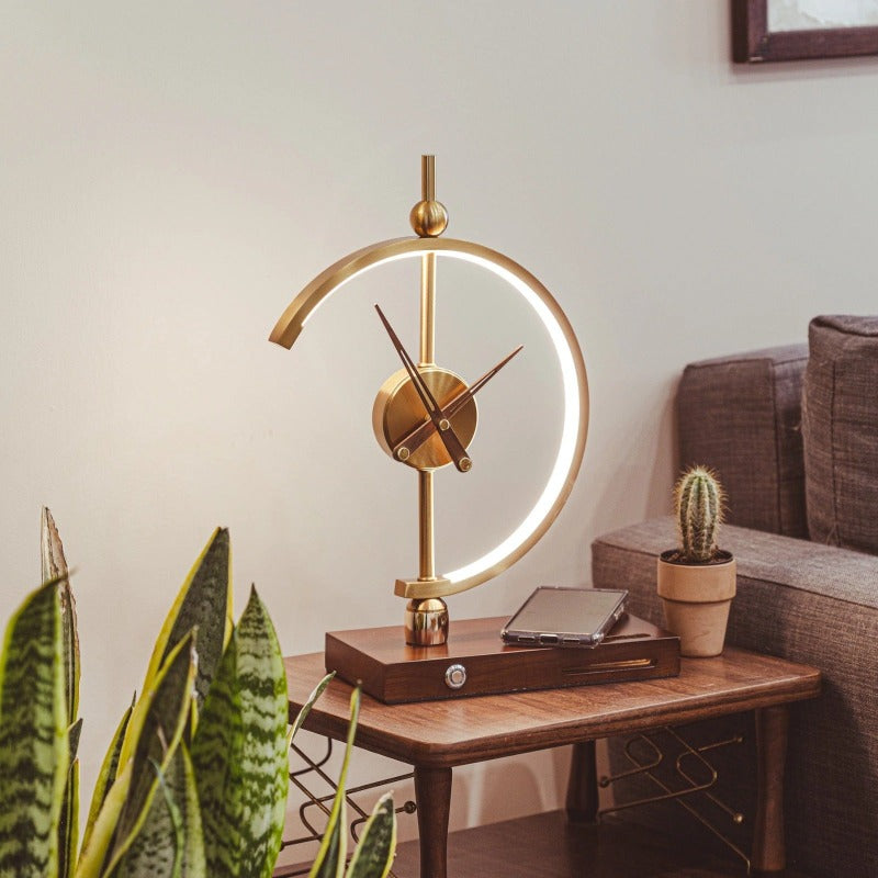 Lumixo – Horloge mural moderne avec éclairage LED et chargeur sans fil