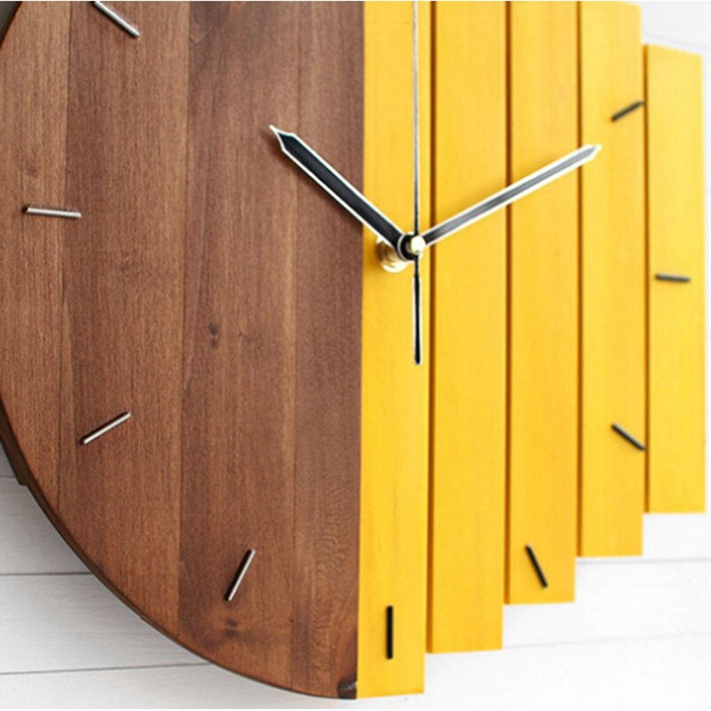 Lunara - Grande horloge murale en bois au design naturel