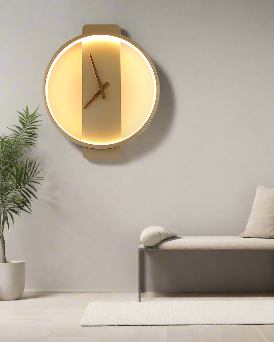 VARELUX – Stijlvolle moderne wandklok met LED-verlichting en een minimalistisch design.
