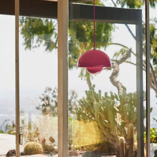 Veltora – Enameled glass pendant for an elegant atmosphere