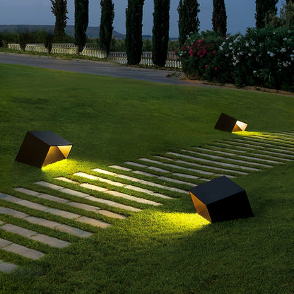 Lumero - Modern outdoor solar lamp for an ambient garden