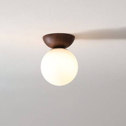 Koyari – Minimalist Wooden Ceiling Light for a Warm Atmosphere