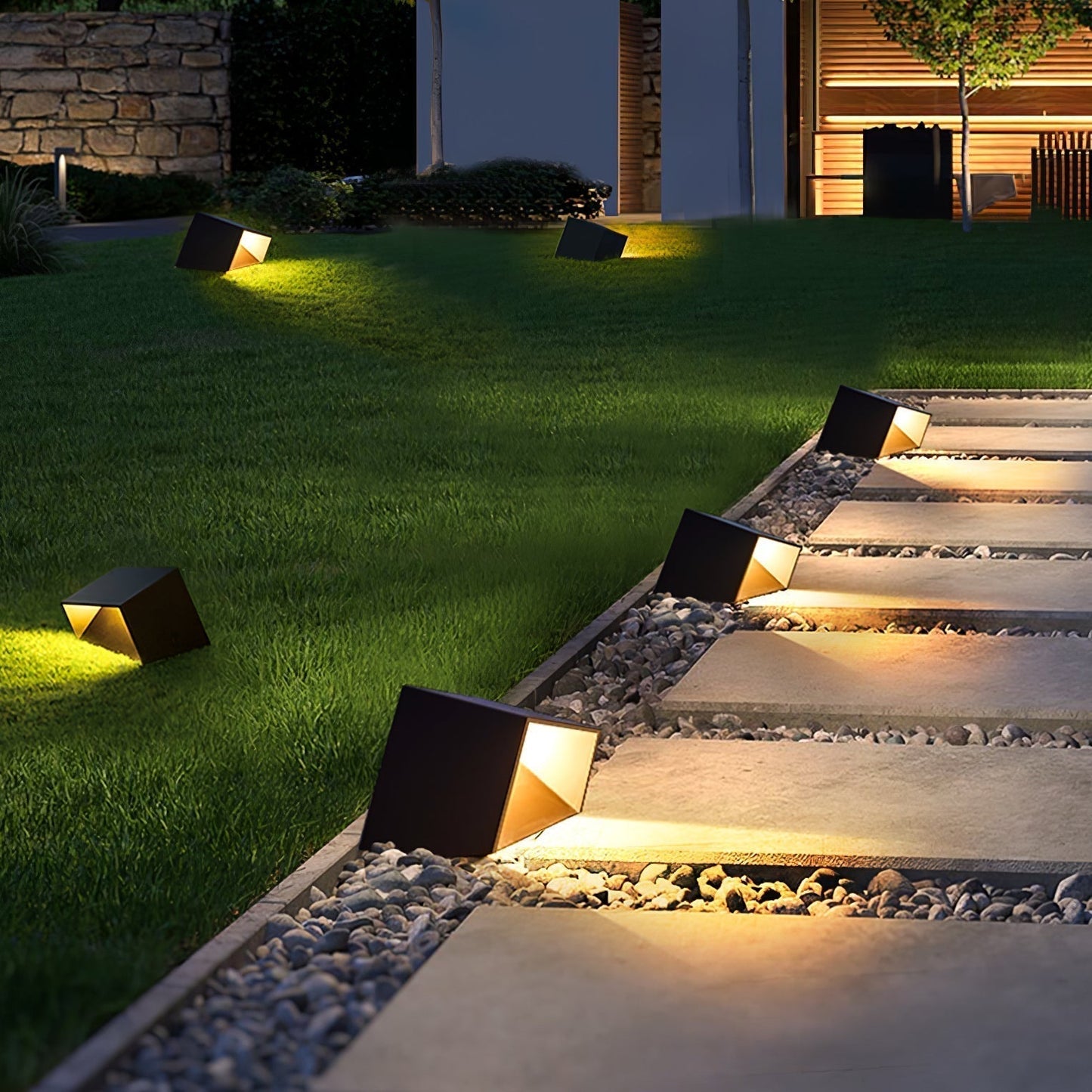 Lumero - Modern outdoor solar lamp for an ambient garden