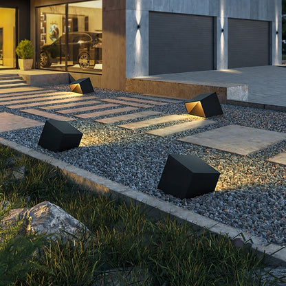 Lumero - Modern outdoor solar lamp for an ambient garden