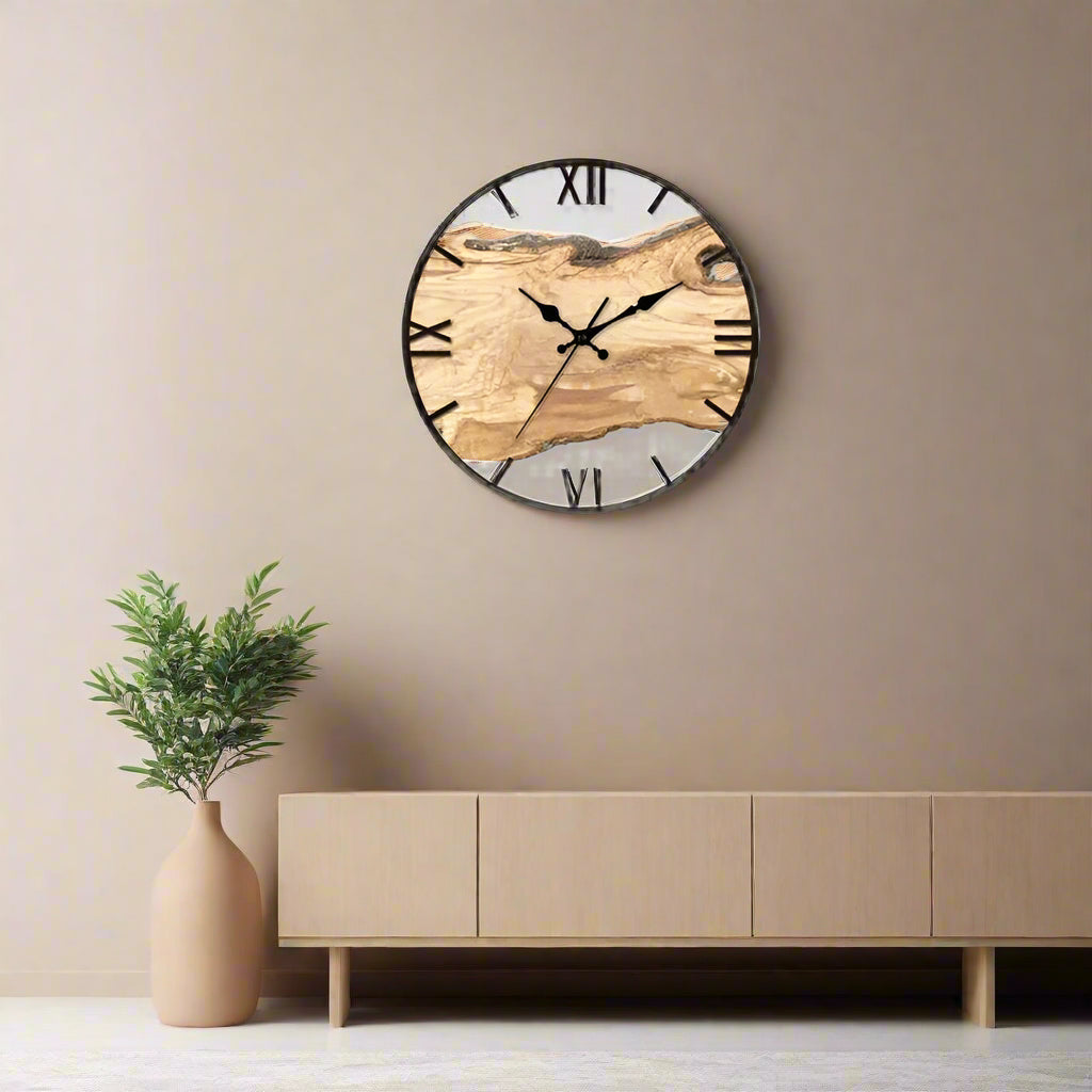 TRANZORA – Moderne transparante wandklok van 30 cm met een minimalistisch design.