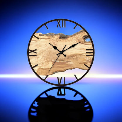 Tranzora – Transparent wall clock with modern design