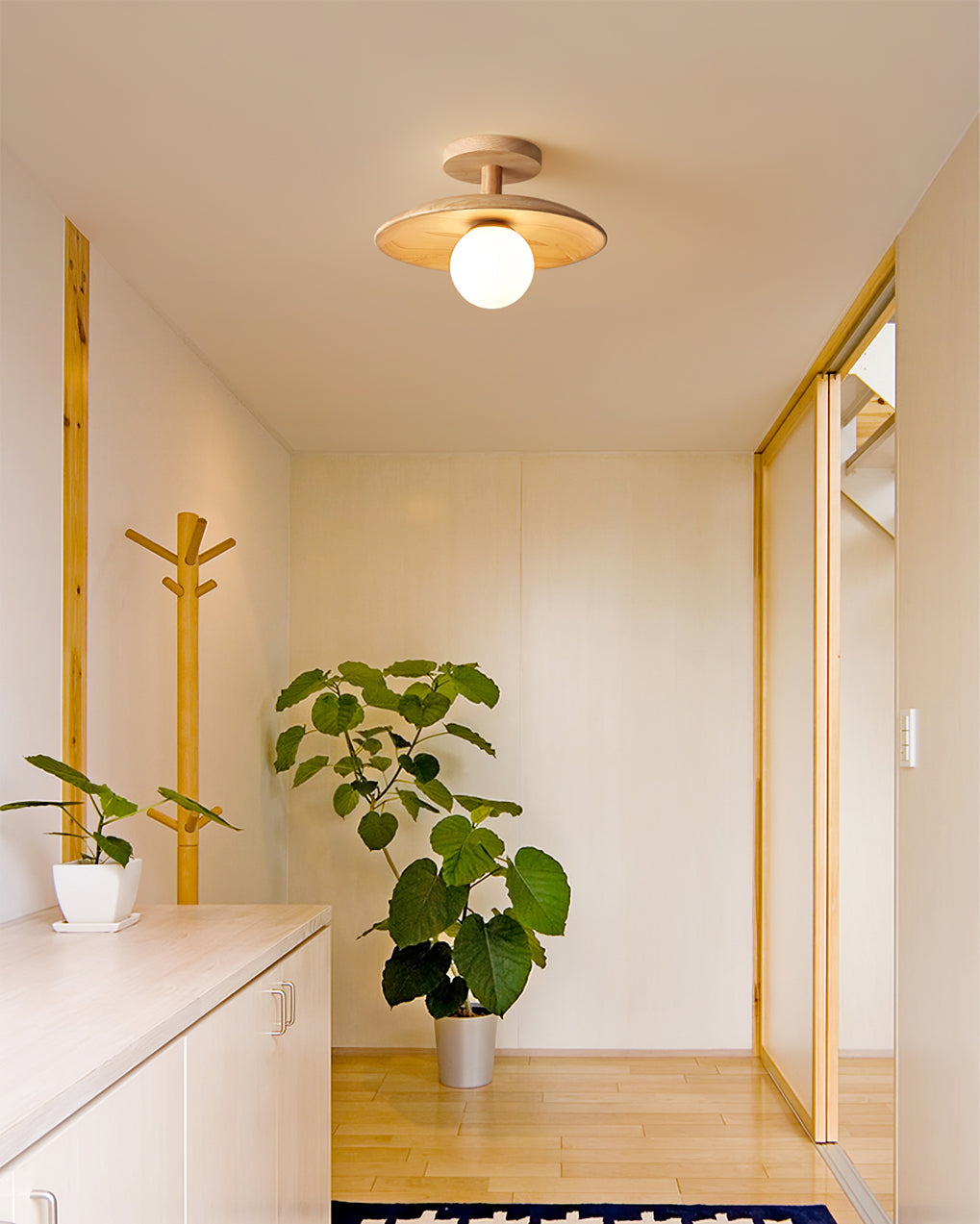 Véluna – Sleek LED ceiling light with modern design