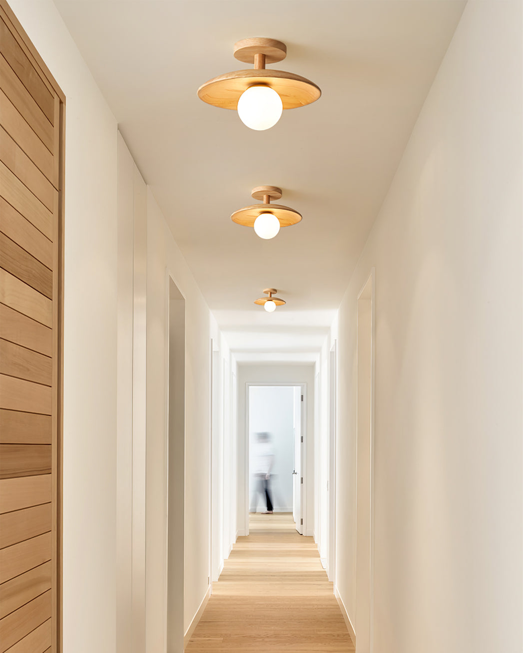 Véluna – Sleek LED ceiling light with modern design