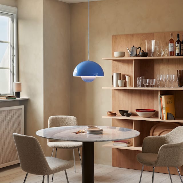 Veltora – Enameled glass pendant for an elegant atmosphere