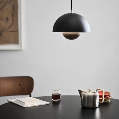 Veltora – Enameled glass pendant for an elegant atmosphere