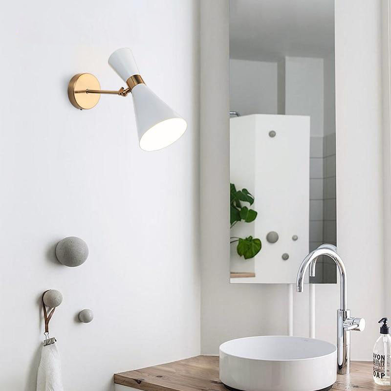 Lumiara – Applique murale LED dorée avec abat-jour triangulaire